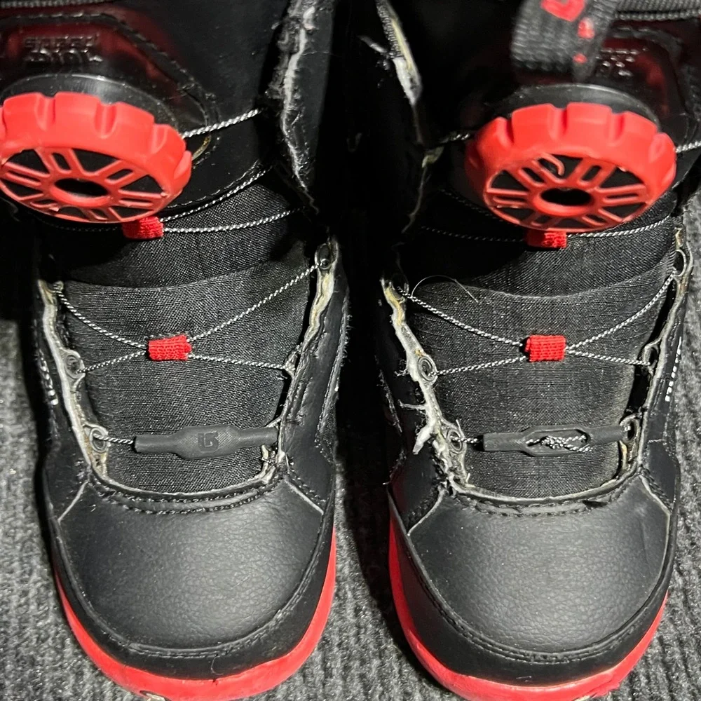 Burton Zipline Snowboard Boots Youth 4 Black Red BOA Lacing Imprint 1 Liner